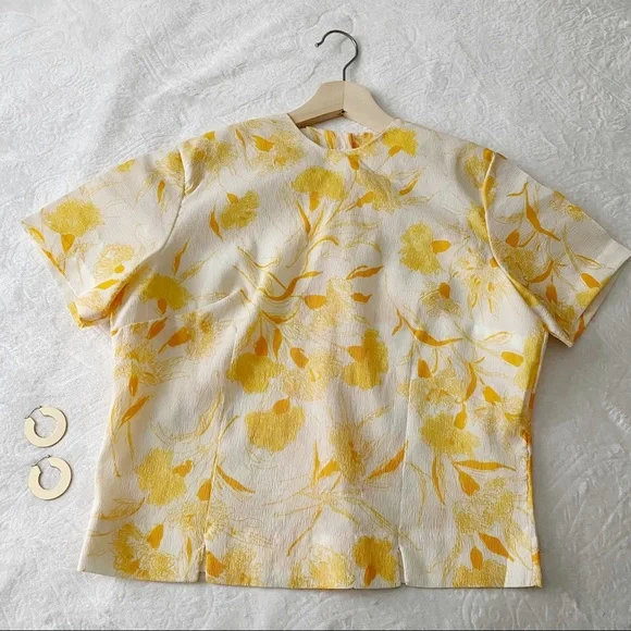 Vintage Floral Print Crepe Button Down Blouse - Picture 2 of 10